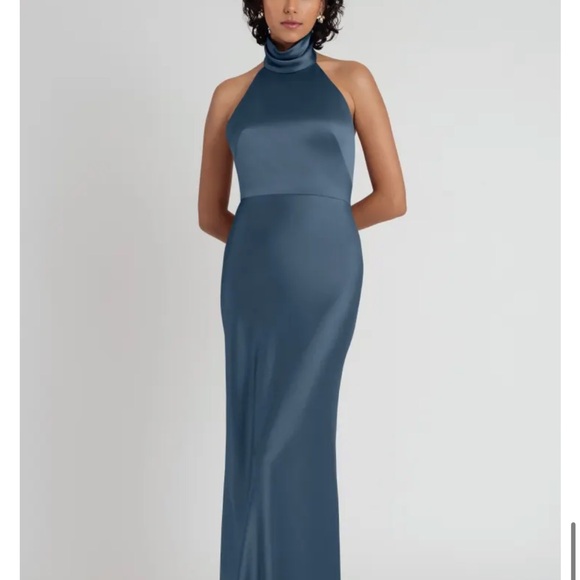 Jenny Yoo Dresses & Skirts - Elegant Gray Halter Neck Dress